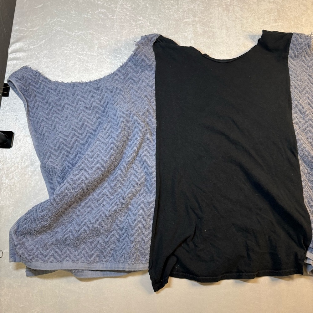The Morgan factory Tupac poncho - Picture 6 of 10